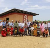 FOTOGRAFIA viceministra de Vivienda Aydeé Marsiglia Bello EN ENTREGA DE VIVIENDAS RURALES EN EL PROYECTO Miiroku