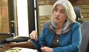 Según la ministra Catalina Velasco, el propósito es que ninguno de los hogares pierda sus ahorros y pueda adquirir su vivienda. Foto: Yunet Bernal (MVCT).