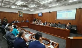 FOTOGRAFIA COMUNICADO EN INFORME MINISTRO DE VIVIENDA ADVIERTE QUE LA ENTIDAD NO TIENE CAPACIDAD PARA INVERTIR 01