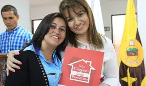 En Ituango Antioquia 98 familias recibieron hoy los titulos de propiedad de sus viviendas En Ituango Antioquia 98 familias recibieron hoy los titulos de propiedad de sus viviendas