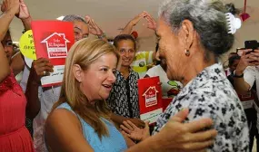 Estamos cumpliendo el sueno del Presidente de que Colombia sea un pais de propietarios Elsa Noguera