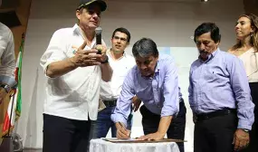 Gobierno firma nuevos convenios para llevar agua potable y alcantarillado para mas habitantes de Santander y Meta