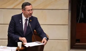Fotografia ministro de vivienda Jaime Andrés Beltrán anuncia nuevos programas 01