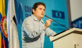 El Ministro de Vivienda Luis Felipe Henao Cardona presentará mañana en Cartagena los logros y nuevas propuestas en materia de vivienda, durante la clausura del Congreso de Camacol El Ministro de Vivienda Luis Felipe Henao Cardona presentará mañana en Cartagena los logros y nuevas propuestas en materia de vivienda, durante la clausura del Congreso de Camacol