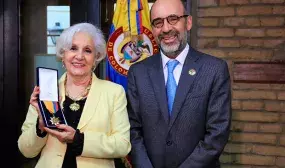 Camara de Propiedad Raiz reconocida por 50 anos de servicio a favor de la vivienda
