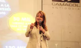 Nuestra politica de vivienda reduce la pobreza genera empleo y dinamiza la economia Elsa Noguera
