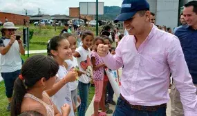 Ministro Jonathan Malagon entrego parque recreo deportivo en Urbanizacion Sol Naciente de Amalfi Antioquia Ministro Jonathan Malagon entrego parque recreo deportivo en Urbanizacion Sol Naciente de Amalfi Antioquia