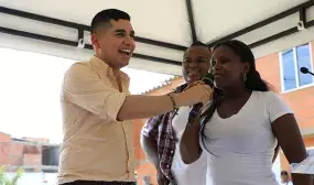 Ministro entrego viviendas del programa Mi Casa Ya en Jamundi Ministro entrego viviendas del programa Mi Casa Ya en Jamundi