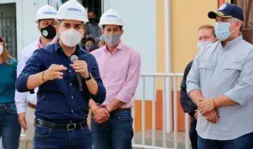 La construcción de las redes de alcantarillado contará con una inversión de $6.167 millones, dijo el Ministro de Vivienda, en compañía del Presidente de la República, Iván Duque. Foto: Sharon Durán (MVCT)