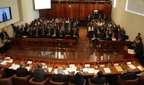 Contraloria destaca que la politica de vivienda gratuita para desplazados es exitosa