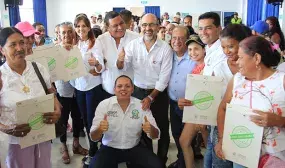 En Cienaga 838 familias de escasos recursos recibieron los titulos de propiedad de sus casas