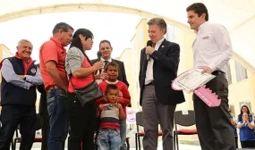Chiquinquira pasa del cero al 100 en el tratamiento de aguas residuales y familias vulnerables estrenan viviendas gratis