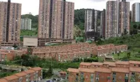 Colombianos destacan logros del Gobierno en la construccion de viviendas en el pais