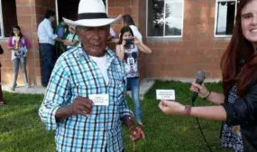 En Concordia Antioquia Minvivienda entrego 44 viviendas gratis y sorteo otras 27 para familias de bajos recursos