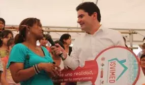 En gira por Antioquia Minvivienda asignara y entregara 777 viviendas 100 subsidiadas