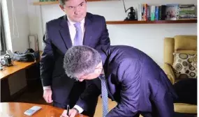Procesos de urbanización en Colombia deben ser responsables Ministro Henao Cardona