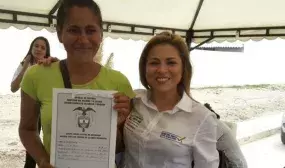 294 familias vulnerables de Salamina Magdalena recibieron hoy viviendas gratis