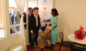 Presidente Juan Manuel Santos entrego 1537 viviendas gratis en Bogota
