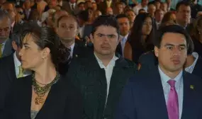Ministro de Vivienda estuvo presente en el acto de posesión del Gobernador de Caldas