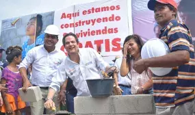 Mas de 600 familias de escasos recursos en La Guajira tendran viviendas gratis Mas de 600 familias de escasos recursos en La Guajira tendran viviendas gratis
