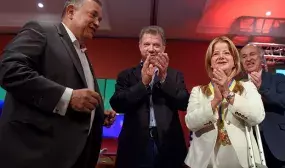 Ministra Elsa Noguera recibe maxima condecoracion al Merito Notarial