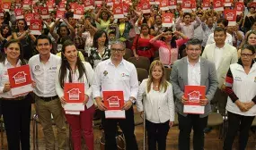 Mas de 400 familias recibieron hoy los titulos de propiedad de sus viviendas en Popayan