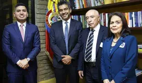 El ministro de Vivienda Jonathan Malagon posesiona a Diego Polania como nuevo Comisionado para la CRA El ministro de Vivienda Jonathan Malagon posesiona a Diego Polania como nuevo Comisionado para la CRA