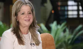Con mas trabajo estamos construyendo un pais en paz Elsa Noguera Con mas trabajo estamos construyendo un pais en paz Elsa Noguera