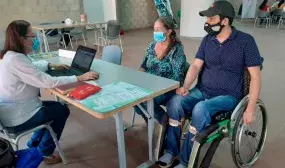 Más de 200 personas asistieron a la Feria de Servicios del sector Trabajo dirigida a los habitantes de la urbanización La Inmaculada. Foto: cortesía alcaldía de Bucaramanga