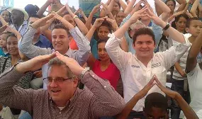 606 Familias vulnerables de Medellín ganaron una casa gratis en el sorteo que presidió el Ministro de Vivienda, Luis Felipe Henao Cardona