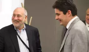 Como muy productiva calificó el Ministro de Vivienda, Luis Felipe Henao Cardona, su reunión con el Nobel de Economía, Joseph Stiglitz