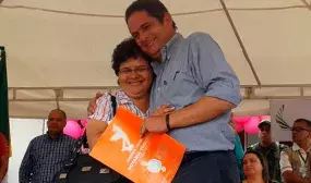 Continúa con éxito la entrega de viviendas gratis en el país