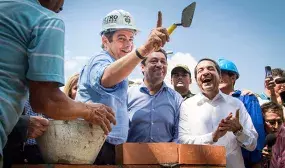 En Santander, Vargas Lleras dio arranque a construcción de viviendas gratis en lotes públicos