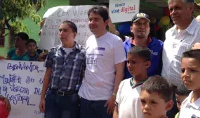 Ministro de Vivienda se conectó con los antioqueños en el día de las TIC