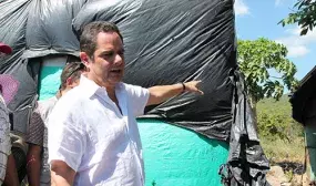 "Quiero que el país vea cómo viven hoy las familias a las que les vamos a dar casa gratis":Vargas Lleras