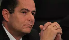 Vargas Lleras desautoriza valla que apareció en La Estrella, Antioquia