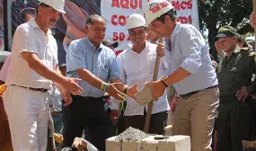 Vargas Lleras pega primeros ladrillos de viviendas gratis en cuatro municipios del Tolima