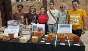FOTOGRAFÍA MINISTRA DE VIVIENDA HELGA MARÍA RIVAS JUNTO A PARTICIPANTES DEL FORO