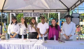 FOTOGRAFÍA EQUIPO DE MINISTERIO DE VIVIENDA Y FINDETER EN EVENTO BARRIOS DE PAZ