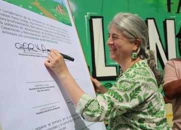 Firma de convenio para construcción de Viviendas de Interés Social Rural en el AETCR Llano Grande en Dabeiba, Antioquia. Foto: Sharon Durán (MVCT)