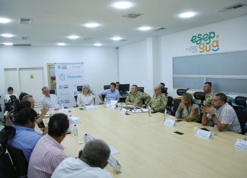 El Gobierno Nacional trabaja en conjunto con las entidades locales y los habitantes de La Guajira para garantizar el agua potable en el departamento. Foto: archivo prensa (MVCT)