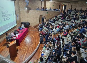 FOTOGRAFÍA FORO AGUA COMO BIEN COMÚN EN EL AUDITORIO VIRGINIA GUTIÉRREZ DE PINEDA DE LA UNIVERSIDAD NACIONAL DE COLOMBIA