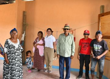 FOTOGRAFIA viceministra de Vivienda Aydeé Marsiglia Bello EN ENTREGA DE VIVIENDAS RURALES EN EL PROYECTO Miiroku 