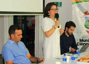 FOTOGRAFIA SOCIALIZA IÓN INVERSIÓN CIENAGA DE ORO 02