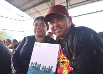 FOTOGRAFÍA TRANSFERENCIA DE TITULOS 04