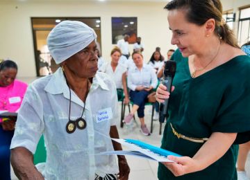 FOTOGRAFIA ENTREGA DE SUBSIDIO PARA MEJORAMIENTOS DE VIVIENDA EN TADO CHOCO 03