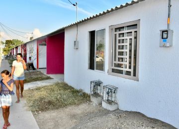 FOTOGRAFIA COMUNICADO BENEFICIARIOS DE VIVIENDA CESAR 04