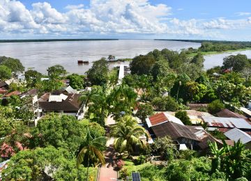 FOTOGRAFIA COMUNICADO TITULACION EN PUERTO NARIÑO AMAZONAS 02
