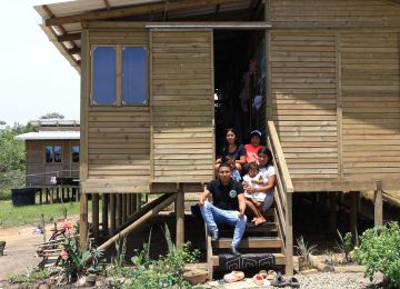 FOTOGRAFIA  REDUCCION INDICES DE POBREZA VIVIENDA RURAL