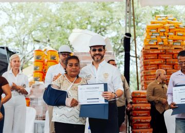 FOTOGRAFIA COMUNICADO PRESIDENTE APUESTA POR RECOSNTRUCCION EN CALI 04